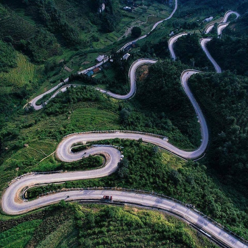 Toàn cảnh đường đèo Mã Pí Lèng Hà Giang từ trên cao