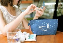 In túi hộp đựng mỹ phẩm ở đâu?