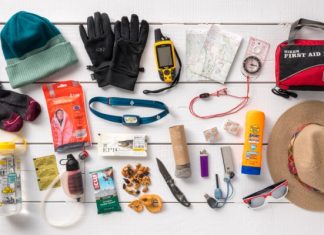 10 vật dụng không thể thiếu khi cắm trại và đi phượt