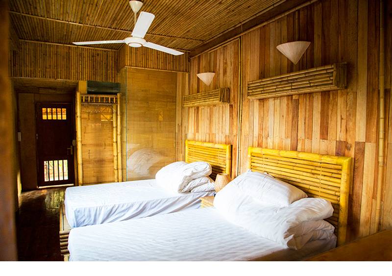 Toàn bộ nội thất được làm bằng tre và gỗ tại homestay Hạ Thành