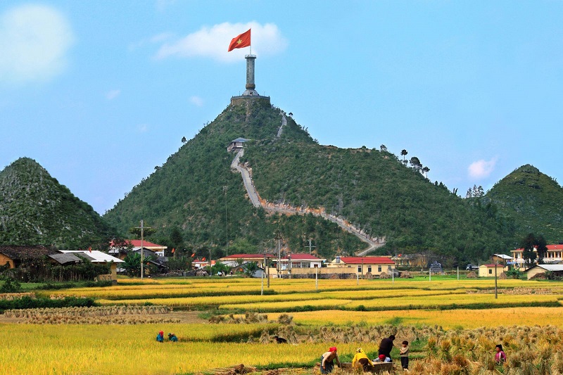 Toàn cảnh cột cờ Lũng Cú Hà Giang 