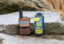 Nên chọn máy phát tín hiệu PLB hay thiết bị vệ tinh?