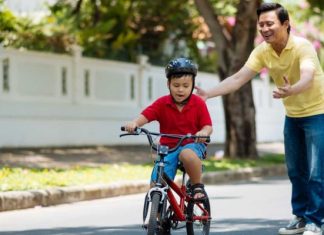 Cách hướng dẫn trẻ đi xe đạp dễ dàng