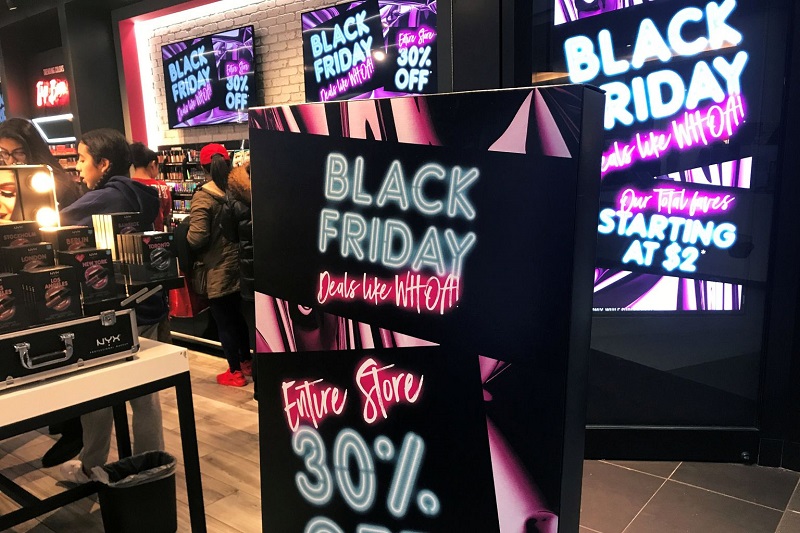 Mùa sale Black Friday tại khu trung tâm thương mại