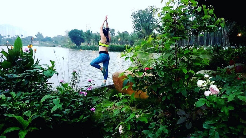 Tập yoga trong không gian trong xanh của Ecopark