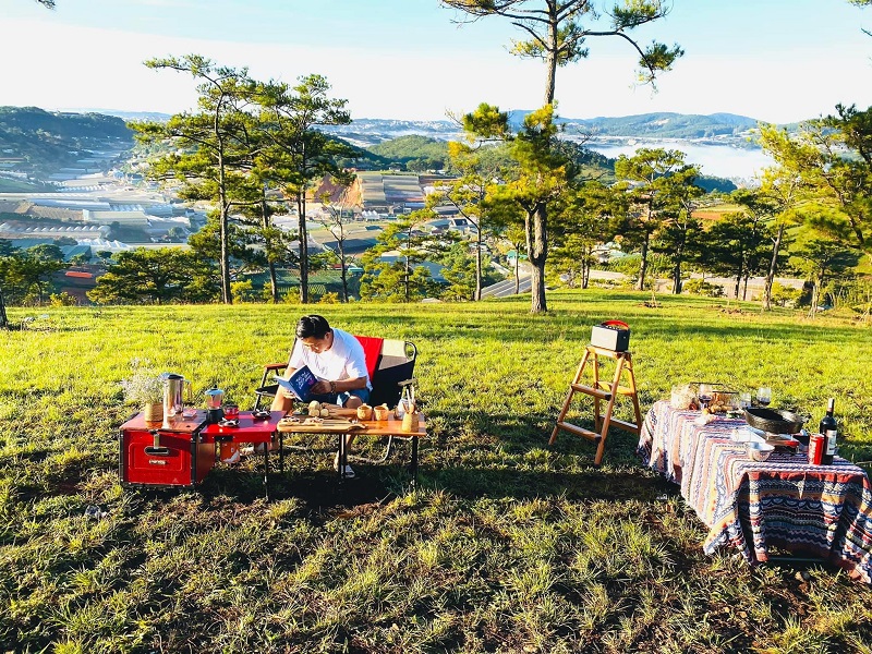 Tổ chức cắm trại picnic trên đồi Đa Phú với đầy đủ vật dụng cần thiết