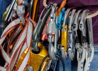 Chọn và sử dụng carabiner đúng cách