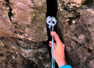 Cách đặt thiết bị bảo hộ khi leo núi tự do