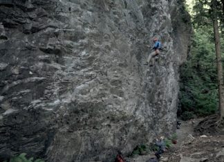 Cách ngã đúng cách khi leo núi đá