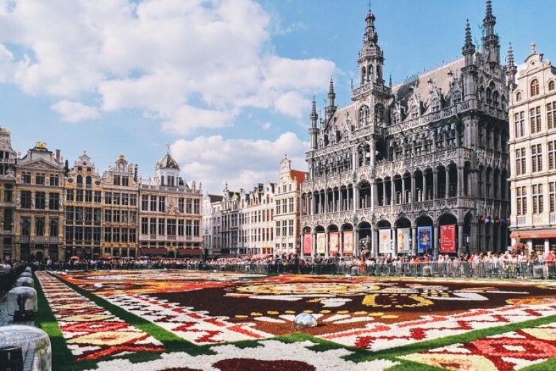 Belgium là nước nào? Thông tin về nước Belgium: ở đâu, thủ đô, quốc kỳ,  ngôn ngữ, văn hóa,... - Travelgear Blog