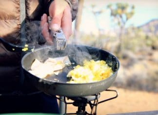 Chọn dụng cụ nấu nướng khi đi cắm trại