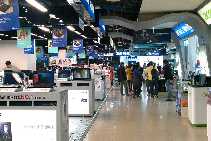 Các cửa hàng đồ điện tử ở chợ Guanghua Đài Loan