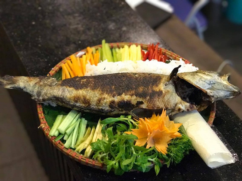 Mẹt cá hấp dẫn ở nhà hàng Đất Sét Ninh Bình