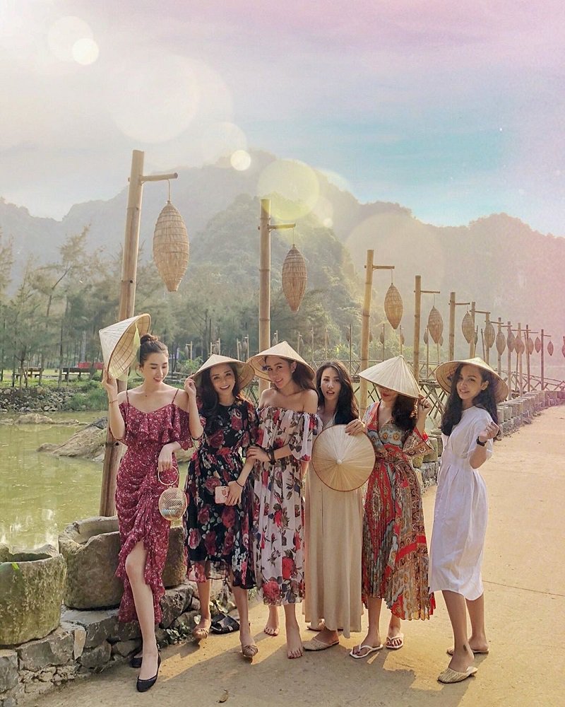 6 cô gái check in tại Thung Nham