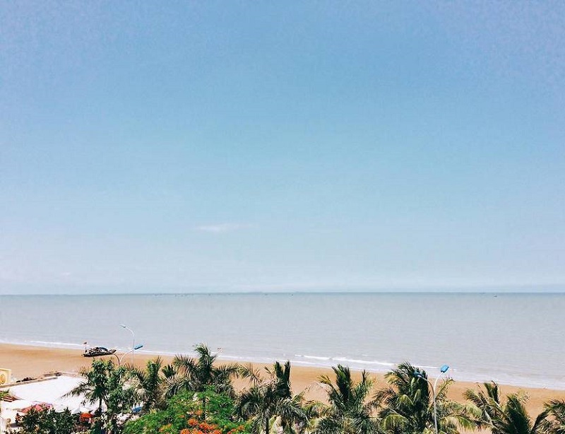 Một góc bãi biển Sầm Sơn xinh đẹp nhìn từ trên cao