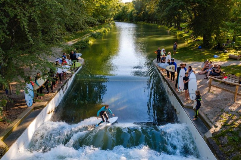 Lễ hội lướt ván tại Munich