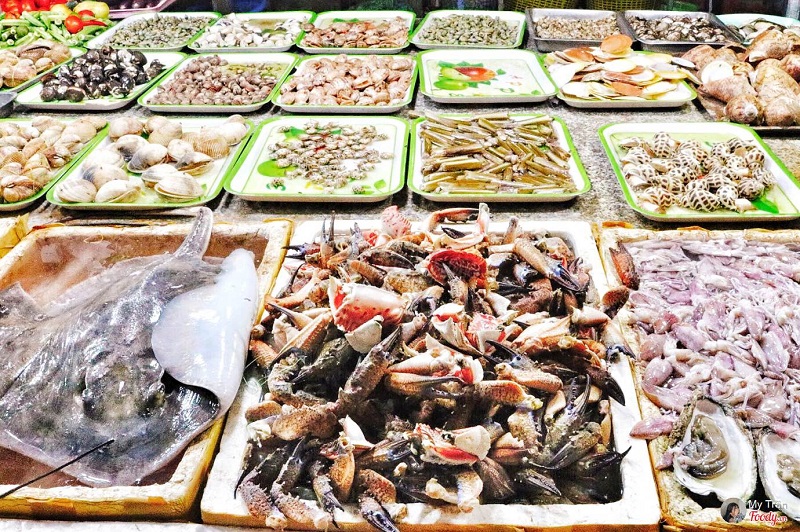 Các loại hải sản tươi ngon được bày bán nhiều ở Long Hải