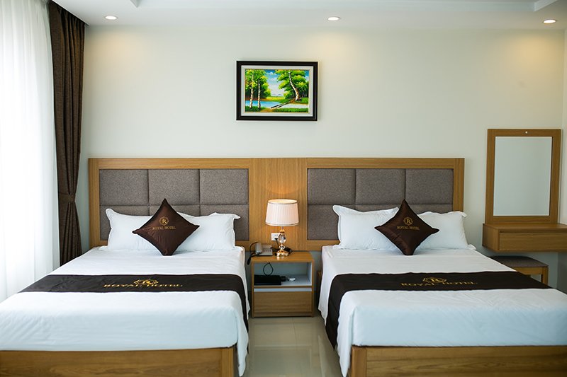 Không gian bên trong phòng ngủ của một khách sạn ở Sầm Sơn