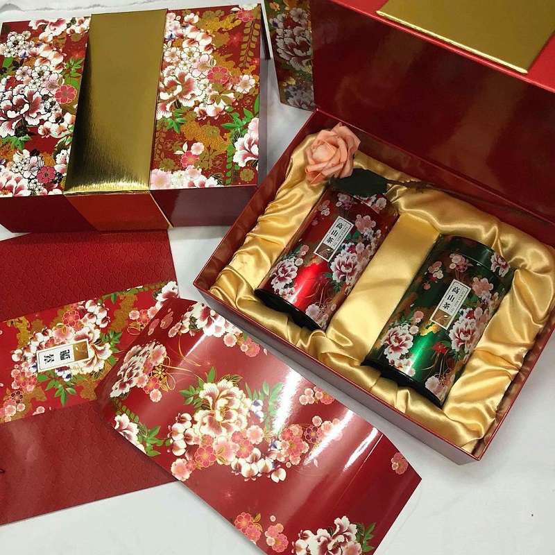 Trà Đài Loan thường được đóng trong các hộp sang trọng, thích hợp để làm quà cho người thân