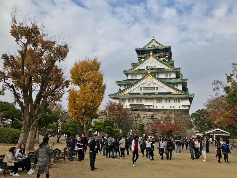 Tòa lâu đài Osaka là điểm đến lý tưởng nếu bạn chưa biết tháng 5 nên đi du lịch ở đâu
