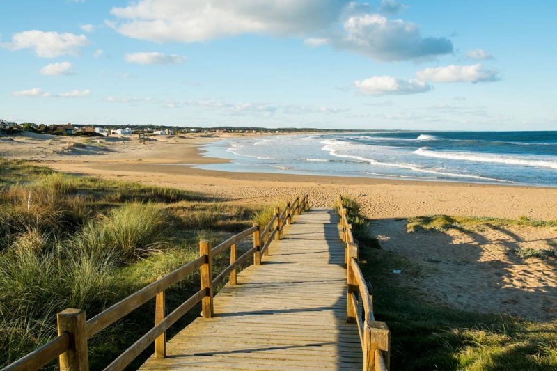 Cây cầu đi ra biển tại Uruguay