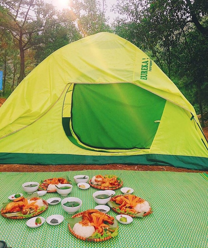 Dựng lều trại và ăn uống ở ngoài trời