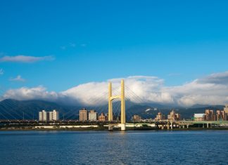 Kinh nghiệm du lịch Đài Loan tự túc 2020: lịch trình, chi phí, ăn gì, chơi gì, mua gì,…từ A-Z Một góc view cầu qua sông đẹp ở Đài Loan