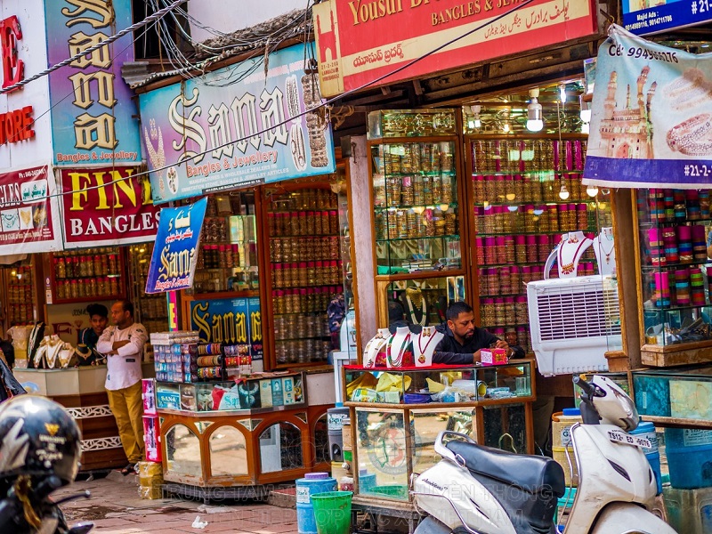 Cửa hàng trang sức trên những khu phố Ấn Độ