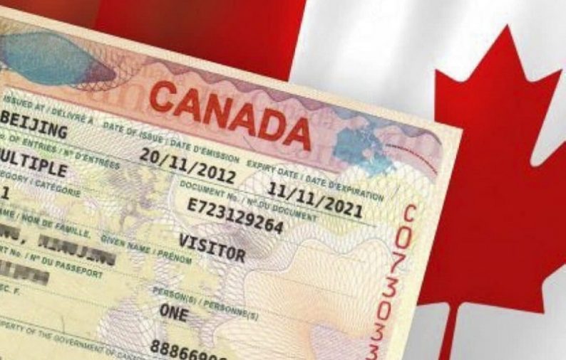 Canada khá khó tính trong việc xét duyệt visa. Đó chính là lý do bạn cần chứng minh mình có một công việc tốt, thu nhập ổn định, từng đi du lịch nhiều nước...