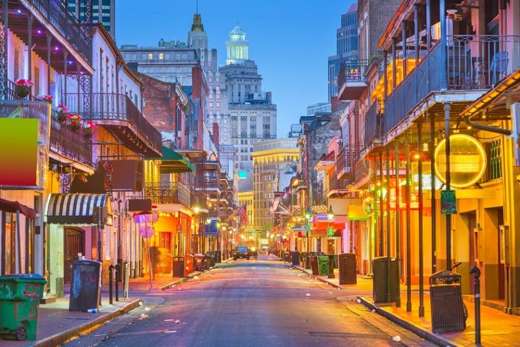 New Orleans không giống như các thành phố phía nam khác. Sự pha trộn của các nền văn hóa cùng với ảnh hưởng mạnh mẽ của Pháp và Tây Ban Nha gợi nhớ du khách đến vùng Caribbean hơn là Hoa Kỳ.