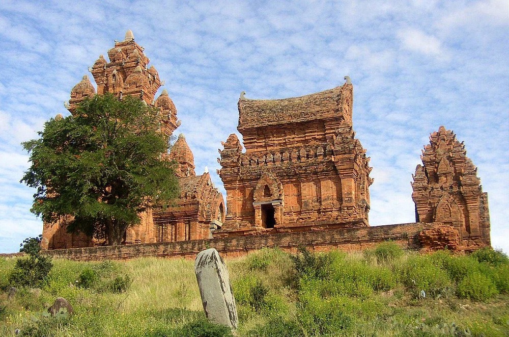 Tháp Chăm Poklong Garai với kiến trúc độc đáo ở Ninh Thuận