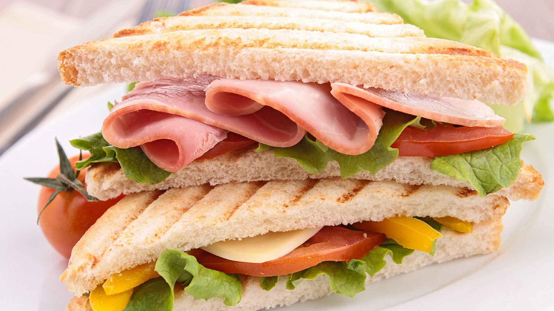 Đồ ăn đi picnic - bánh mì sanwich vừa ngon lại vưa đầy đủ dưỡng chất