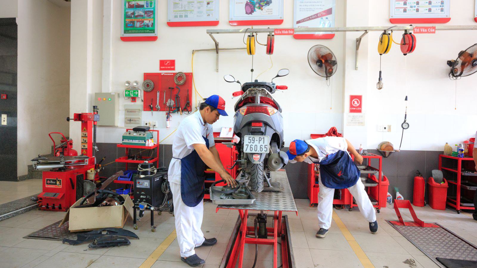 Chuẩn bị xe và kiểm tra trước chuyến